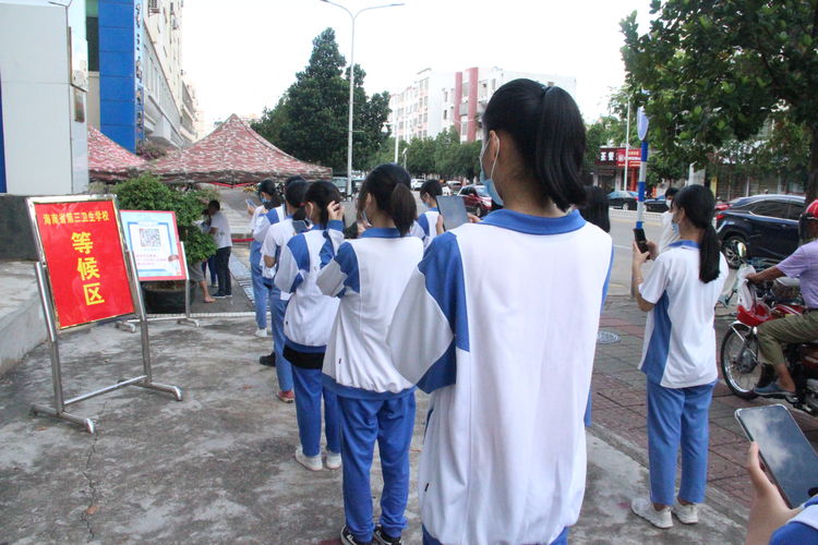 1630231161199305.jpg 疫情防控演练002.jpg